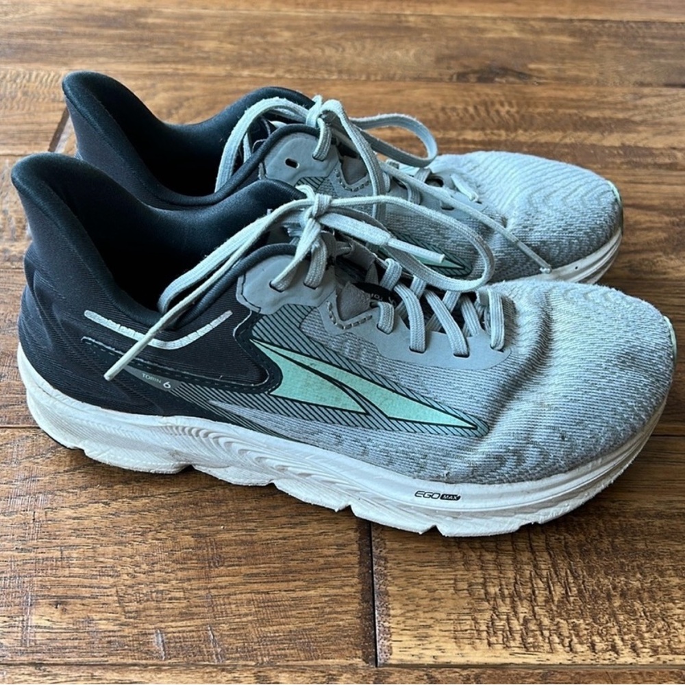 Altra Gray Running Shoes with Mint Accent
